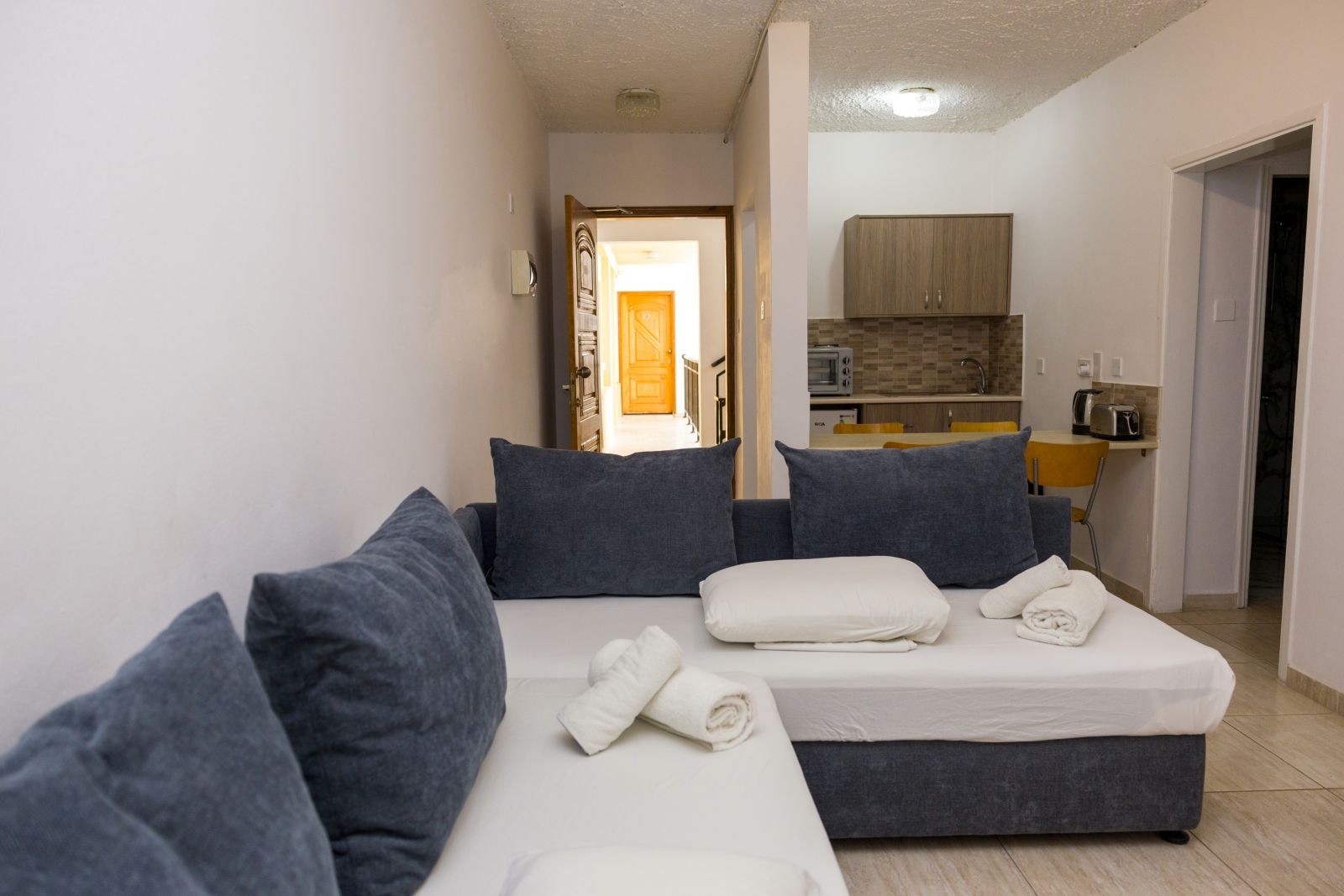 paphos hotel apartment salon